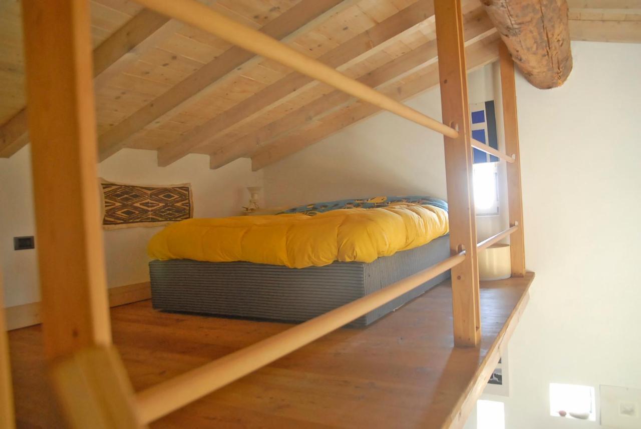 Cottage La Torre Del Pittore Бонасола Екстериор снимка